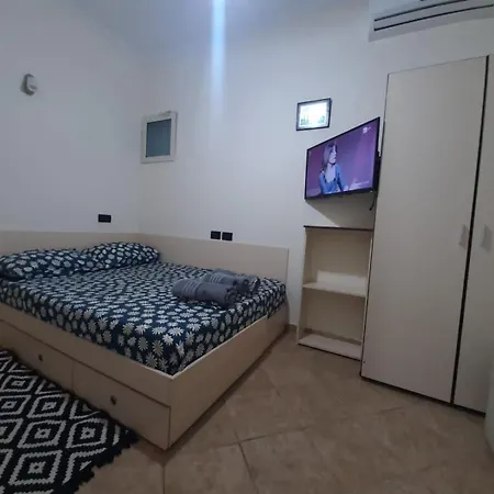 Lovely Amd Quite Appartament 1-1 Apartman *