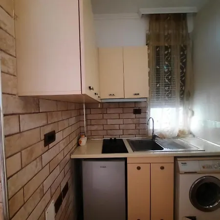 Lovely Amd Quite Appartament 1-1 아파트