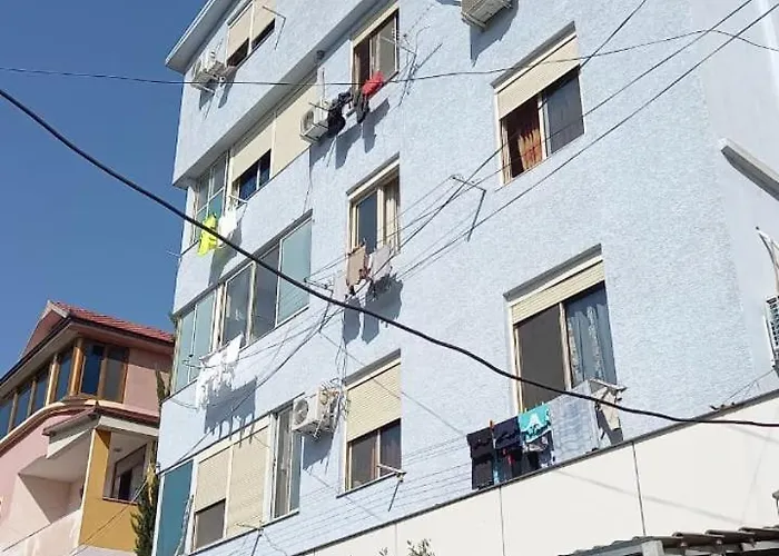 Lovely Amd Quite Appartament 1-1 Appartamento Tirana